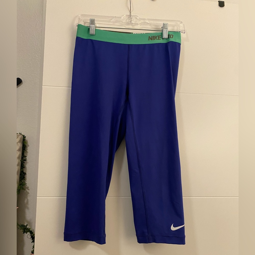 NikePro Capri Leggings